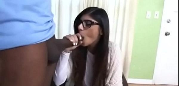  Mia Khalifa BlowJob